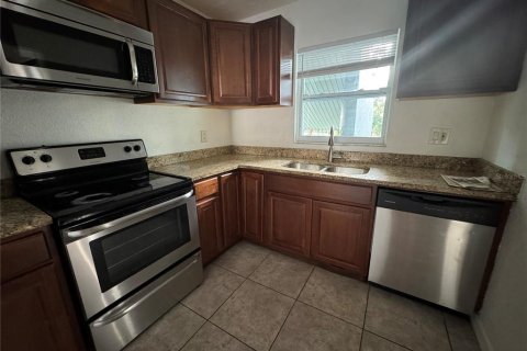 Condo in Tampa, Florida, 1 bedroom  № 1419239 - photo 5