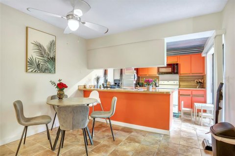 Condo in Orlando, Florida, 2 bedrooms  № 1338184 - photo 20