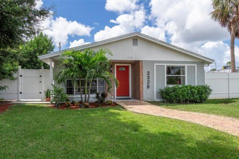 Casa en venta en Saint Petersburg, Florida, 3 dormitorios, 128.39 m2 № 1343978 - foto 1