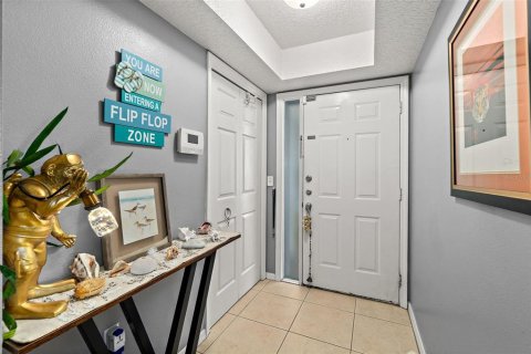 Condo in Cocoa Beach, Florida, 3 bedrooms  № 1343977 - photo 23