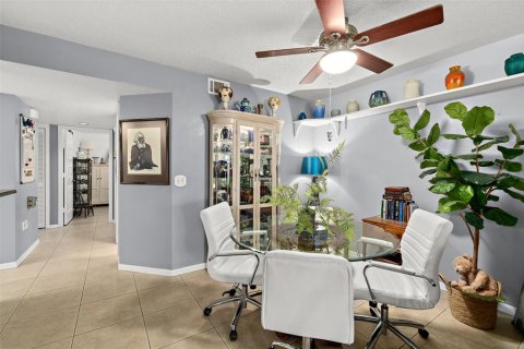 Condo in Cocoa Beach, Florida, 3 bedrooms  № 1343977 - photo 7