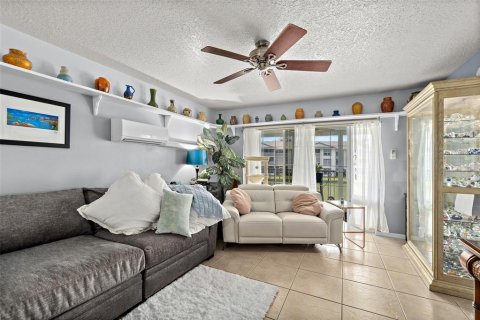 Condo in Cocoa Beach, Florida, 3 bedrooms  № 1343977 - photo 3