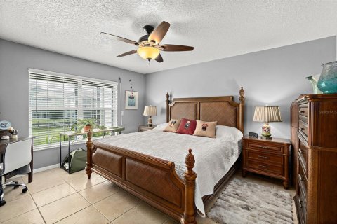 Condo in Cocoa Beach, Florida, 3 bedrooms  № 1343977 - photo 12