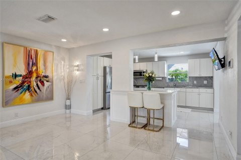 Casa en venta en Oakland Park, Florida, 4 dormitorios, 234.86 m2 № 1321356 - foto 17