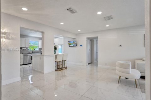 Casa en venta en Oakland Park, Florida, 4 dormitorios, 234.86 m2 № 1321356 - foto 18