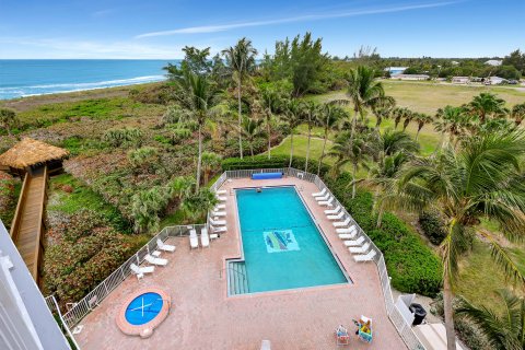 Condo in Hutchinson Island South, Florida, 2 bedrooms  № 1051429 - photo 26