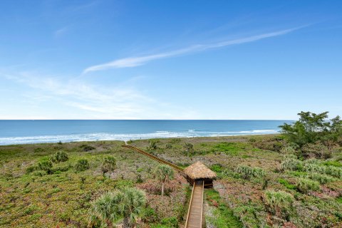 Condo in Hutchinson Island South, Florida, 2 bedrooms  № 1051429 - photo 19