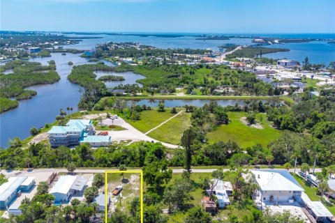 Terreno en venta en Englewood, Florida № 1286331 - foto 1