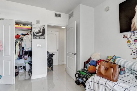 Condo in Hollywood, Florida, 2 bedrooms  № 1207652 - photo 6