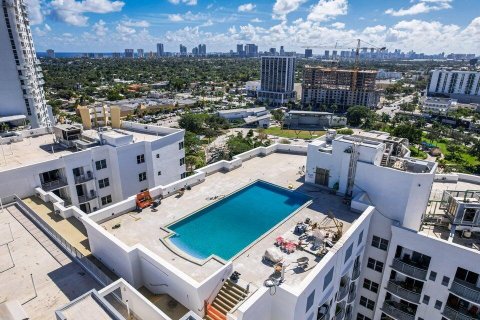 Copropriété à vendre à Hollywood, Floride: 2 chambres, 96.25 m2 № 1207652 - photo 1