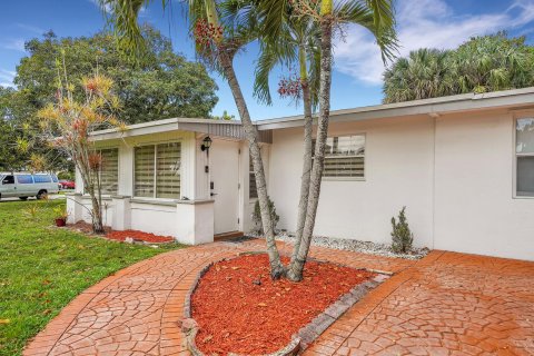 Casa en venta en Margate, Florida, 4 dormitorios, 170.2 m2 № 1091815 - foto 4