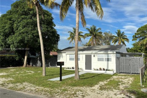 House in Fort Lauderdale, Florida 4 bedrooms, 134.15 sq.m. № 1331230 - photo 2