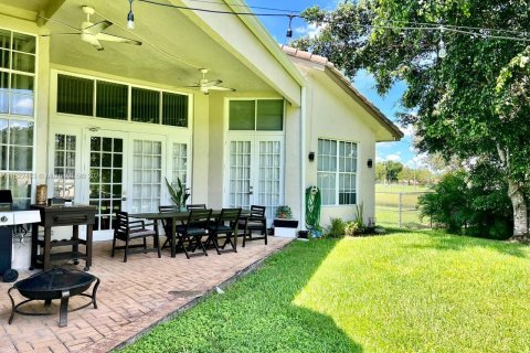 Villa ou maison à louer à Davie, Floride: 4 chambres, 273.69 m2 № 1021792 - photo 13