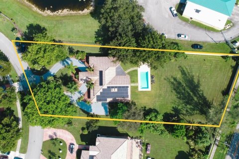 Villa ou maison à louer à Davie, Floride: 4 chambres, 273.69 m2 № 1021792 - photo 17