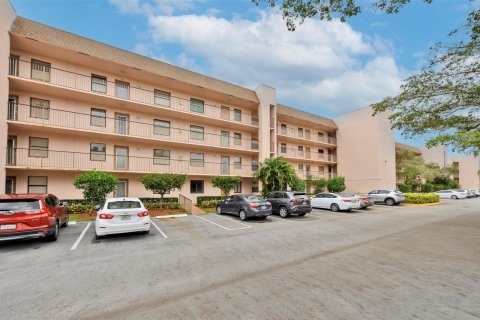 Condo in Sunrise, Florida, 2 bedrooms  № 1080643 - photo 16