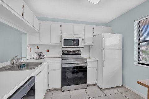 Copropriété à vendre à Sunrise, Floride: 2 chambres, 75.25 m2 № 1080643 - photo 30