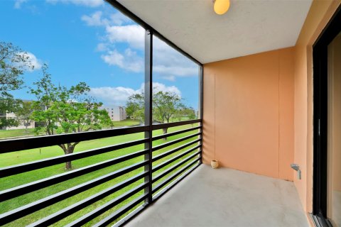 Condo in Sunrise, Florida, 2 bedrooms  № 1080643 - photo 18