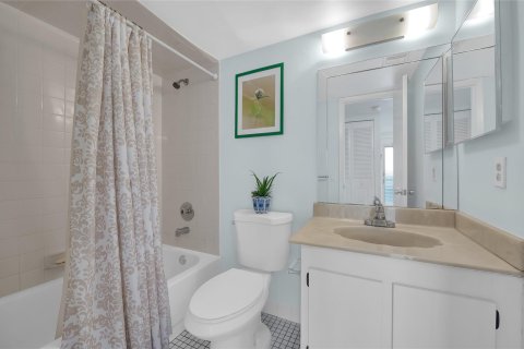 Condo in Sunrise, Florida, 2 bedrooms  № 1080643 - photo 20