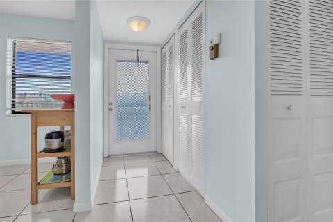 Copropriété à vendre à Sunrise, Floride: 2 chambres, 75.25 m2 № 1080643 - photo 27