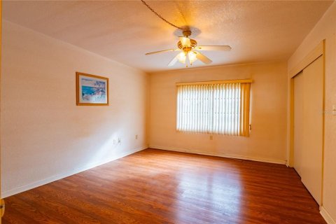 Condo in New Port Richey, Florida, 1 bedroom  № 1027968 - photo 5