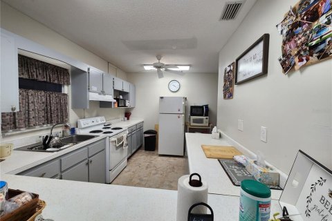 Condo in New Port Richey, Florida, 1 bedroom  № 1027968 - photo 15