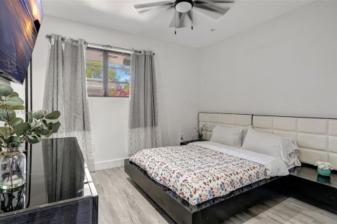 Casa en venta en Hollywood, Florida, 5 dormitorios, 298.31 m2 № 1161217 - foto 30