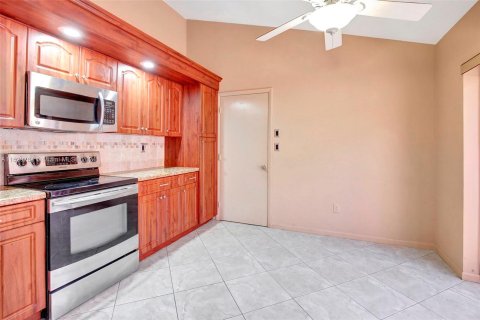 Casa en venta en Pembroke Pines, Florida, 3 dormitorios, 131.55 m2 № 1293983 - foto 9