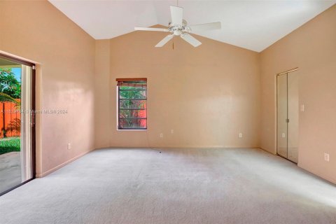 Villa ou maison à vendre à Pembroke Pines, Floride: 3 chambres, 131.55 m2 № 1293983 - photo 14