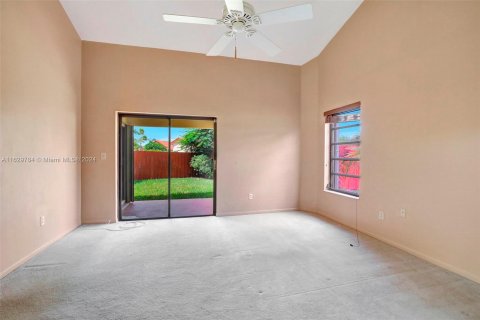 Casa en venta en Pembroke Pines, Florida, 3 dormitorios, 131.55 m2 № 1293983 - foto 16