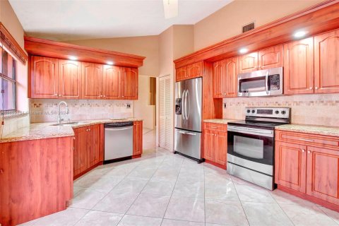 Casa en venta en Pembroke Pines, Florida, 3 dormitorios, 131.55 m2 № 1293983 - foto 10