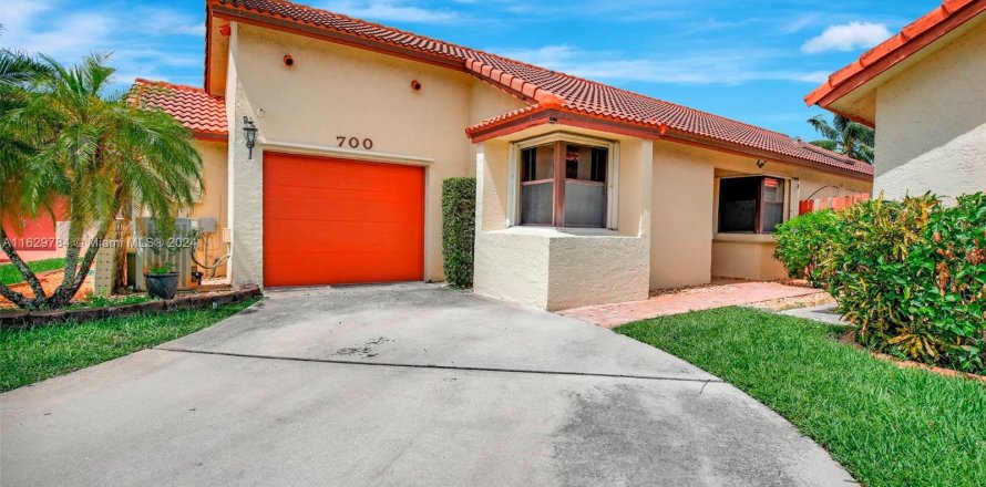 Villa ou maison à Pembroke Pines, Floride 3 chambres, 131.55 m2 № 1293983