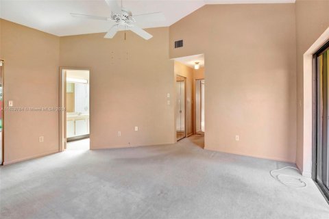 Villa ou maison à vendre à Pembroke Pines, Floride: 3 chambres, 131.55 m2 № 1293983 - photo 13