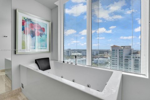 Copropriété à vendre à Aventura, Floride: 4 chambres, 252.69 m2 № 1294055 - photo 30