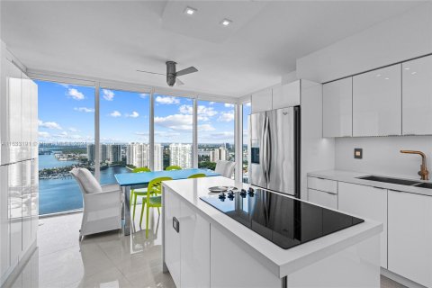 Condominio en venta en Aventura, Florida, 4 dormitorios, 252.69 m2 № 1294055 - foto 12