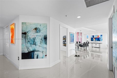 Condo in Aventura, Florida, 4 bedrooms  № 1294055 - photo 2