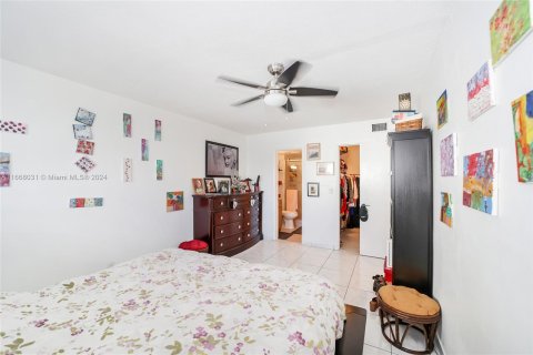 Condo in Hallandale Beach, Florida, 2 bedrooms  № 1384110 - photo 14