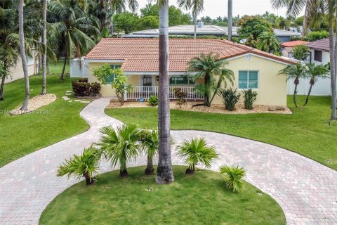 Casa en venta en Hollywood, Florida, 3 dormitorios, 185.43 m2 № 1281842 - foto 4