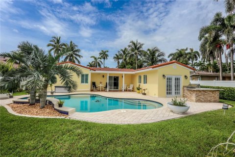 Casa en venta en Hollywood, Florida, 3 dormitorios, 185.43 m2 № 1281842 - foto 2