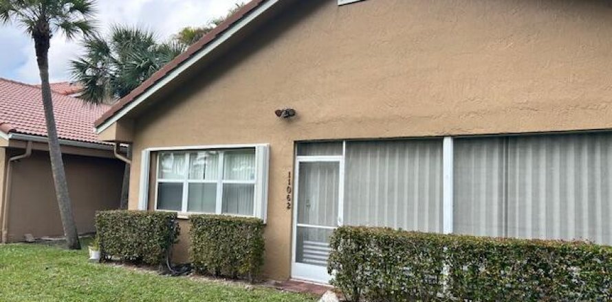 House in Boca Raton, Florida 2 bedrooms, 144.46 sq.m. № 1071339