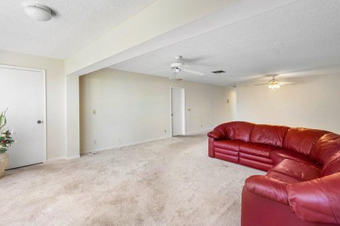 Condo in Delray Beach, Florida, 2 bedrooms  № 1071344 - photo 11