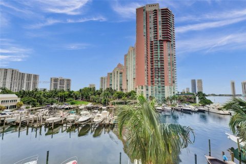 Condominio en venta en Aventura, Florida, 3 dormitorios, 173.36 m2 № 1294732 - foto 5