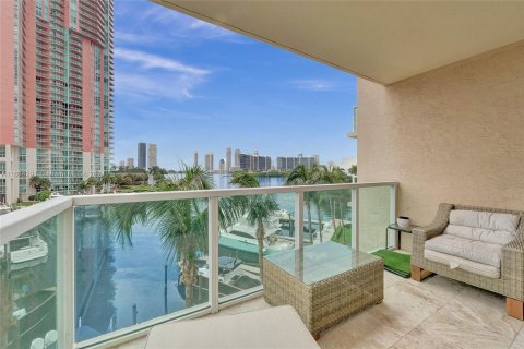 Copropriété à vendre à Aventura, Floride: 3 chambres, 173.36 m2 № 1294732 - photo 3