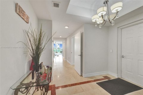 Copropriété à vendre à Aventura, Floride: 3 chambres, 173.36 m2 № 1294732 - photo 11