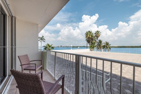 Copropriété à vendre à Bay Harbor Islands, Floride: 1 chambre, 88.26 m2 № 1293392 - photo 19