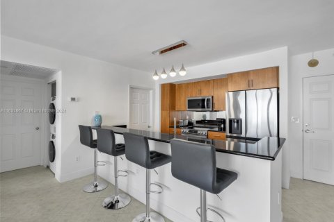 Condominio en venta en Bay Harbor Islands, Florida, 1 dormitorio, 88.26 m2 № 1293392 - foto 12