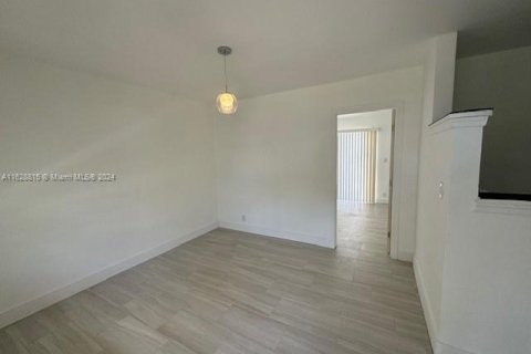 Immobilier commercial à vendre à Fort Lauderdale, Floride: 169.64 m2 № 1282766 - photo 20