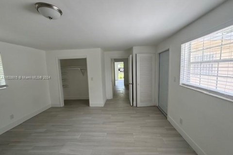 Immobilier commercial à vendre à Fort Lauderdale, Floride: 169.64 m2 № 1282766 - photo 16