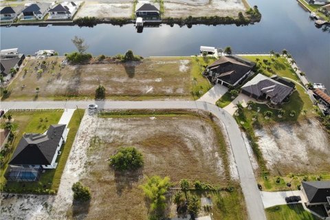 Terreno en venta en Cape Coral, Florida № 1422924 - foto 3