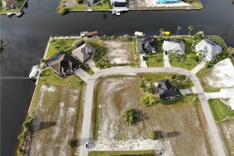 Terreno en venta en Cape Coral, Florida № 1422924 - foto 2