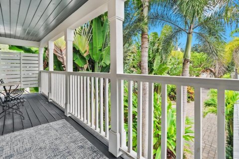 House in Fort Lauderdale, Florida 3 bedrooms, 344.48 sq.m. № 1210440 - photo 13